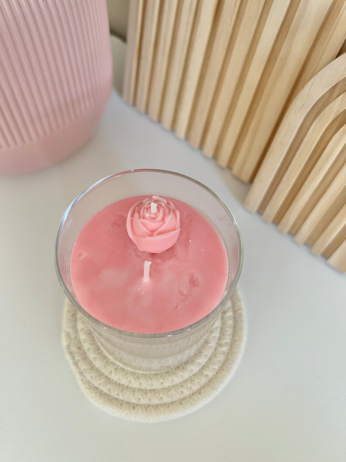 Aesthetic Kerze Lala's Brew "Iced Rose Latte"